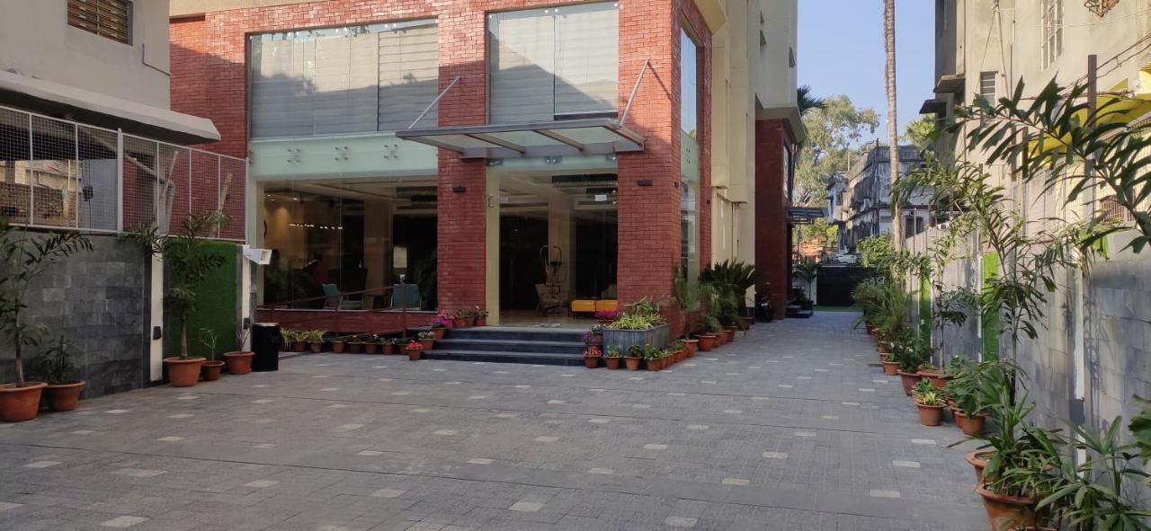 Sunhill Portico Hotel Siliguri Exterior photo